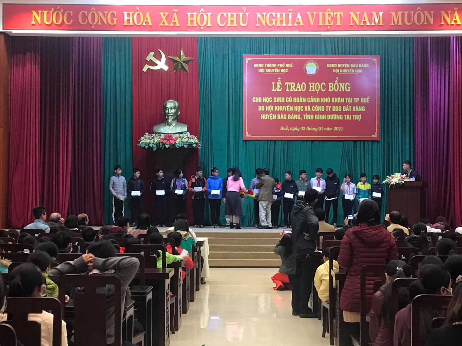 Học bổng cho học sinh có hoàn cảnh khó khăn tại thành phố Huế